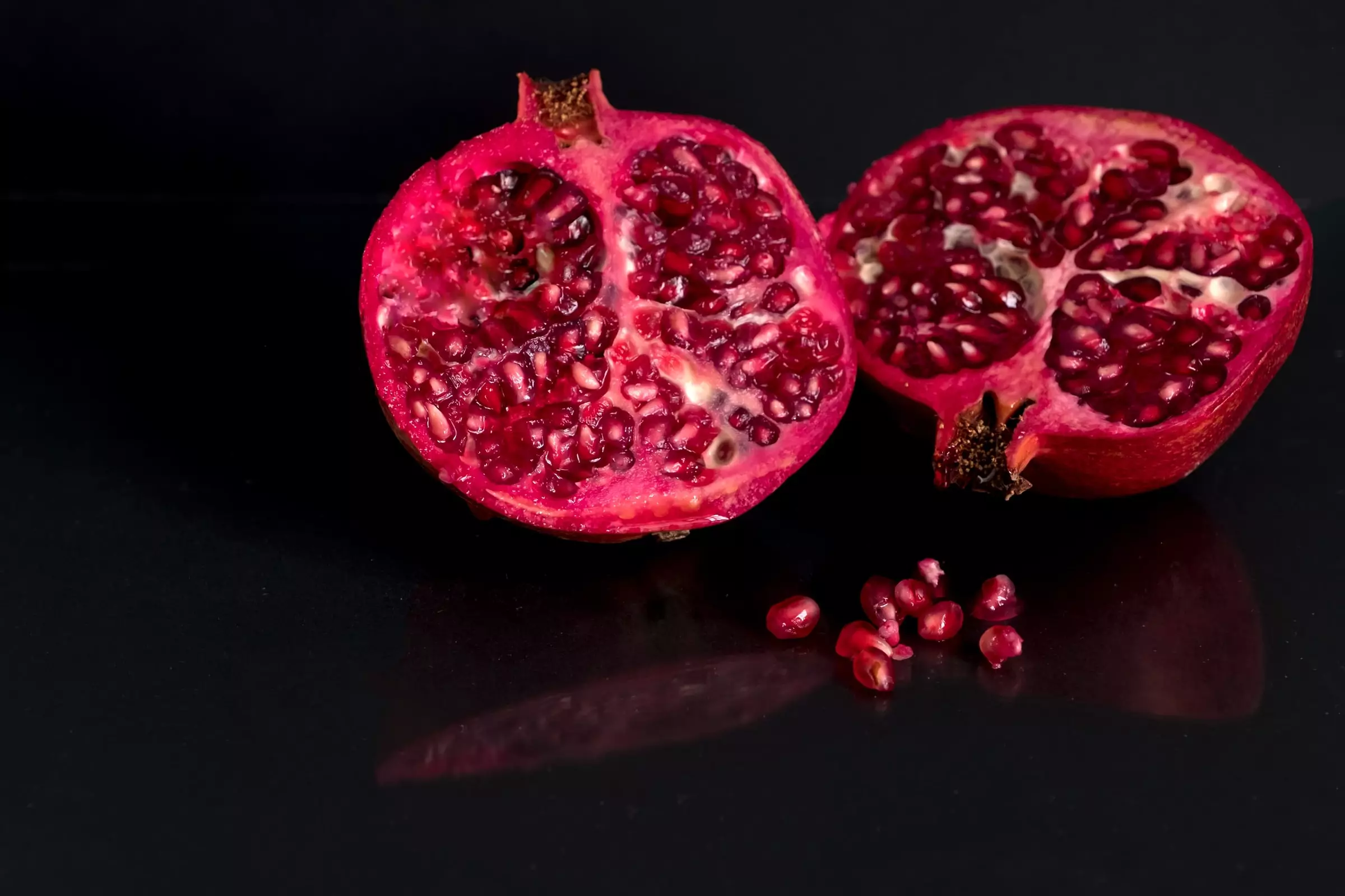 pomegranate-black-bg